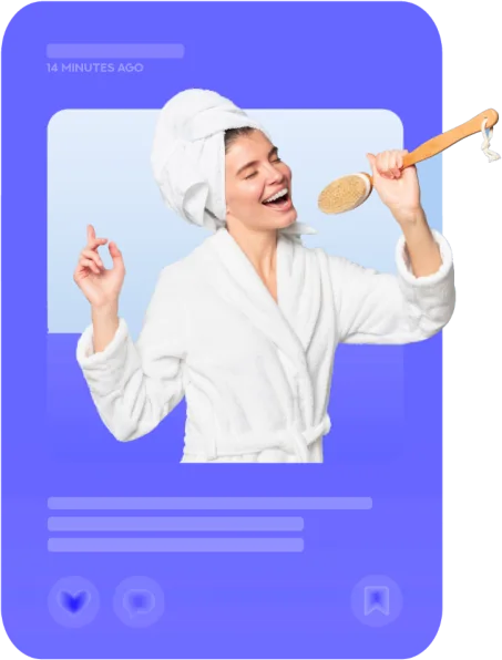 Creadora con toalla y cepillo, riendo