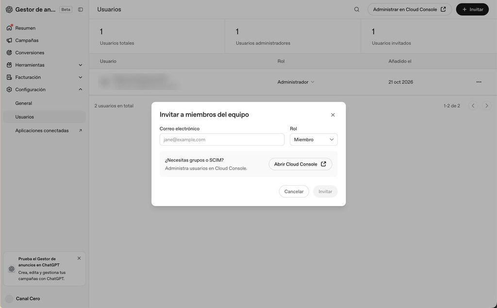 Pantalla Settings > Users con la opción de invitar a tu equipo o agencia